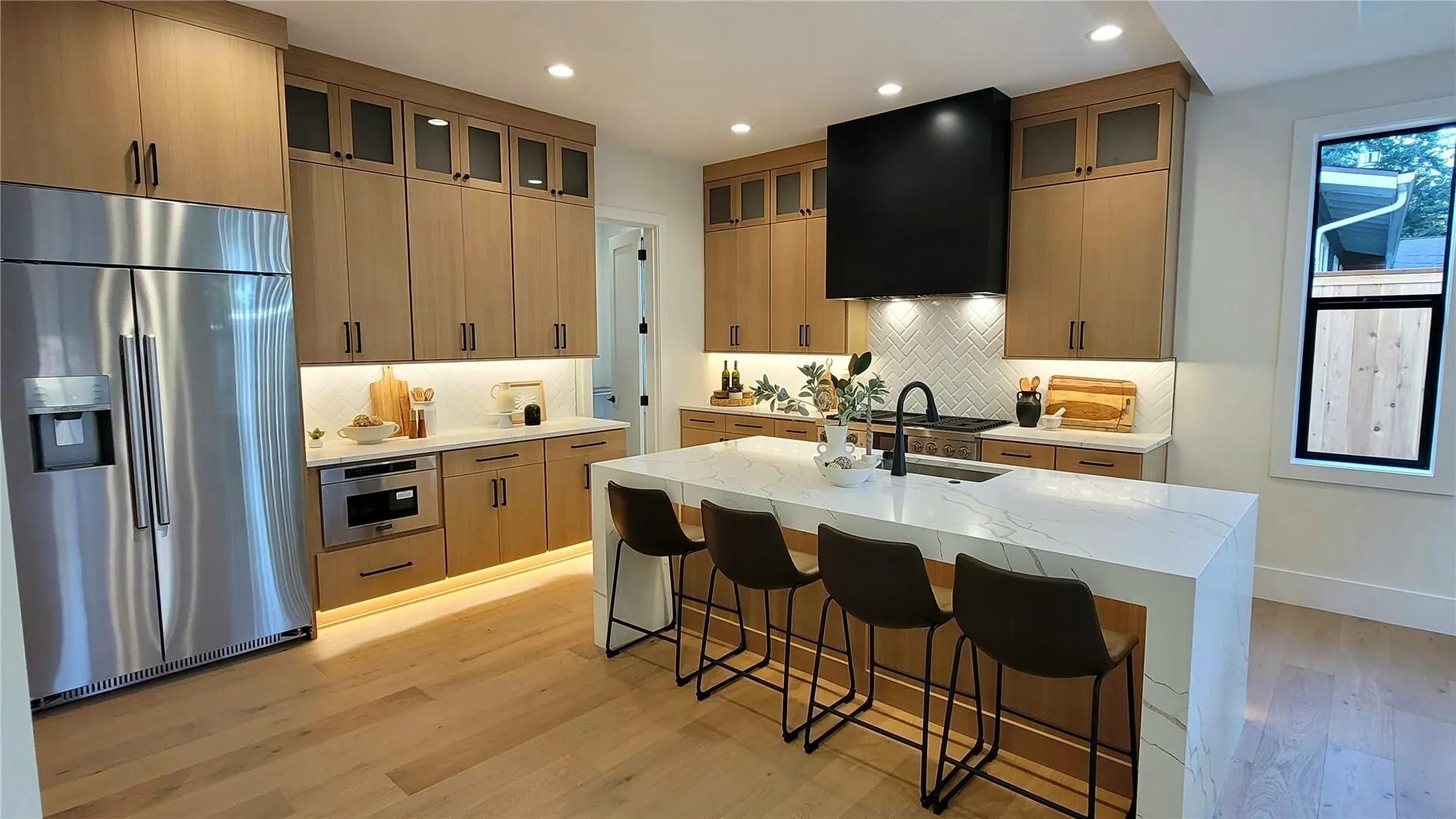 16906 NE 14th Street , Bellevue, WA 98008