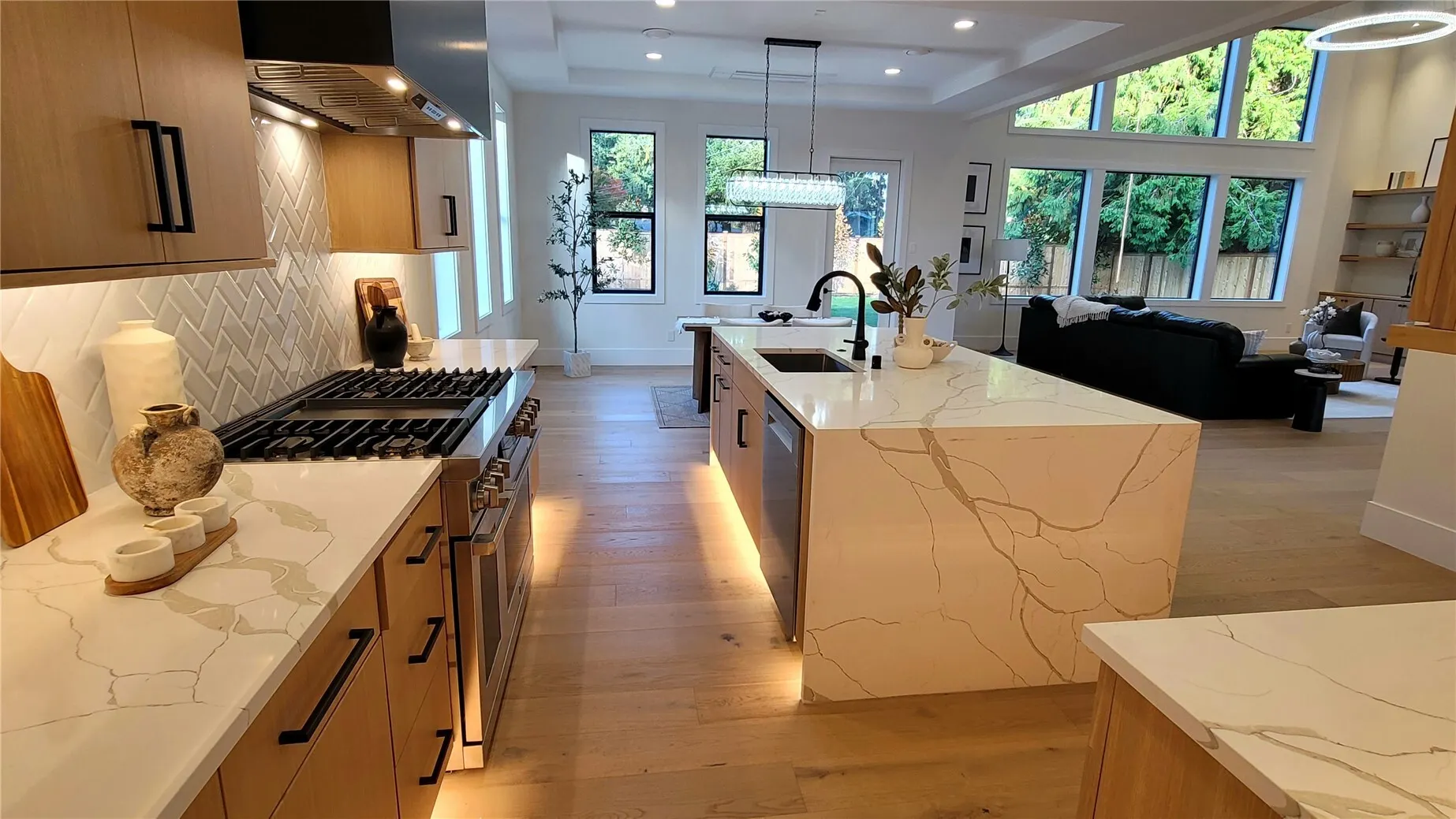 16906 NE 14th Street , Bellevue, WA 98008