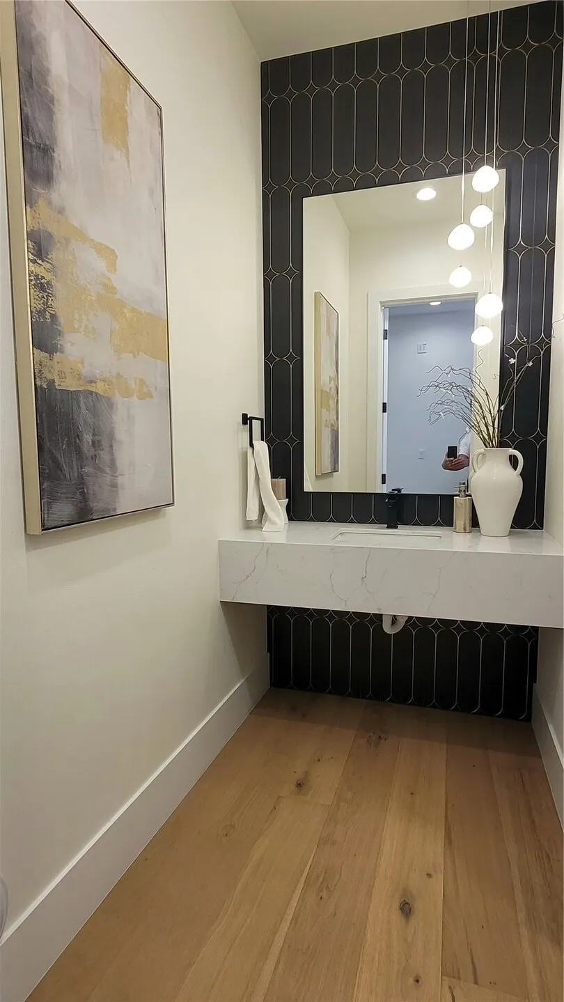 16906 NE 14th Street , Bellevue, WA 98008