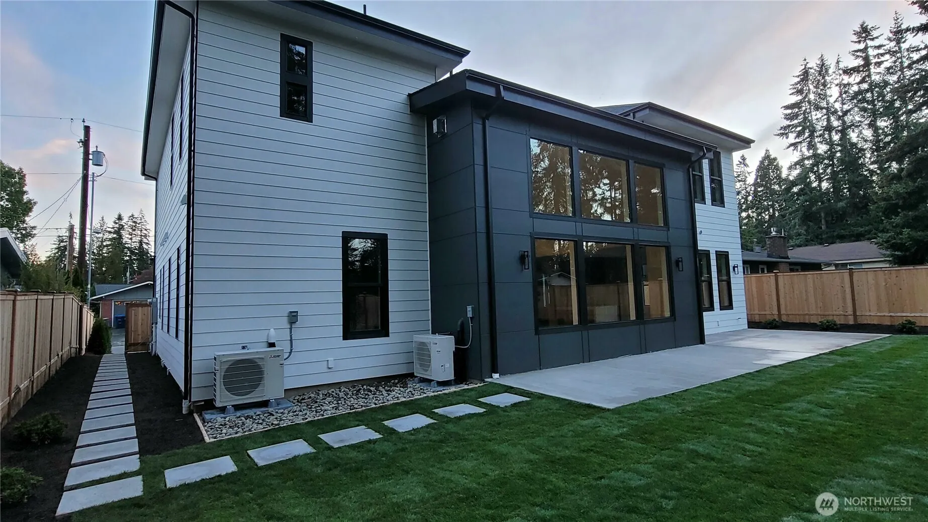 16906 NE 14th Street , Bellevue, WA 98008