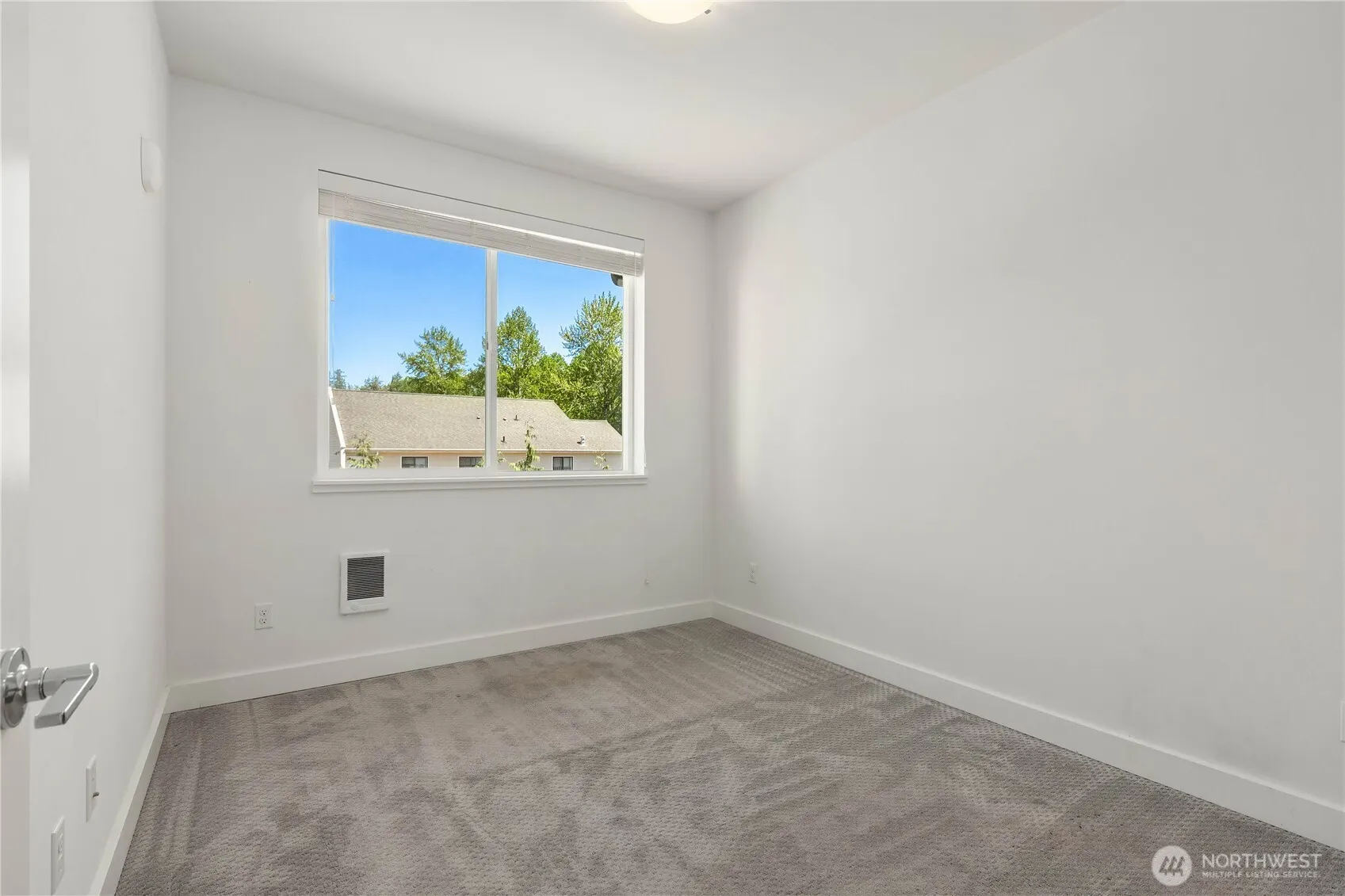 23119 NE 8th Street #B103, Sammamish, WA 98074