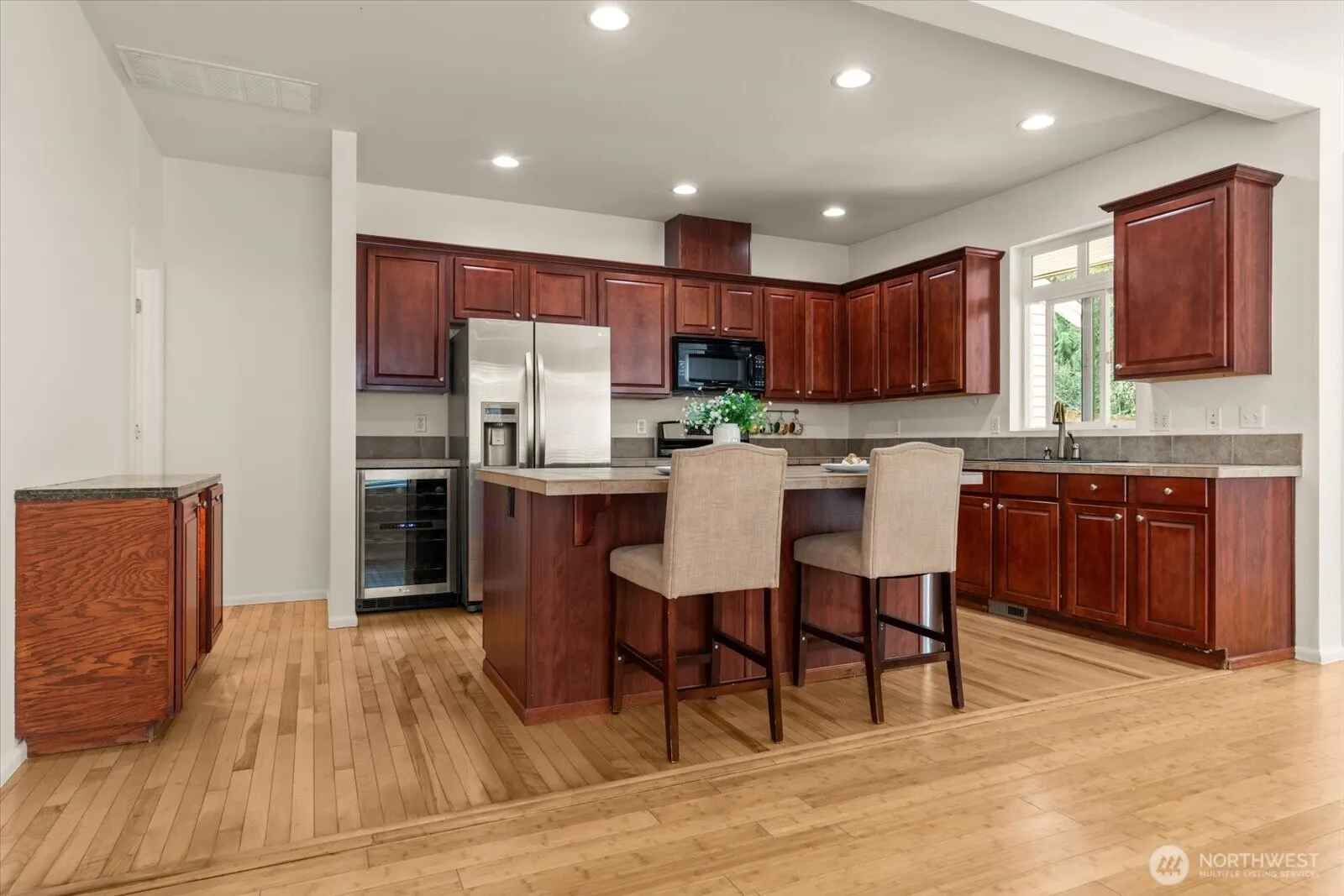 308 196th Place SW #102, Lynnwood, WA 98036