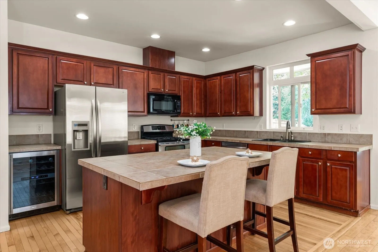 308 196th Place SW #102, Lynnwood, WA 98036