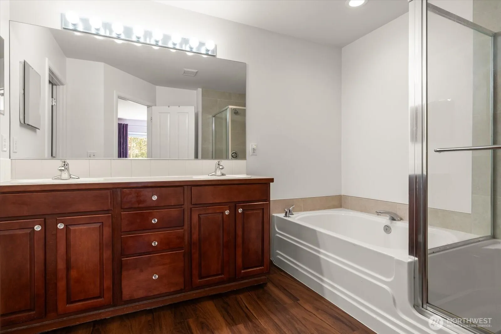 308 196th Place SW #102, Lynnwood, WA 98036