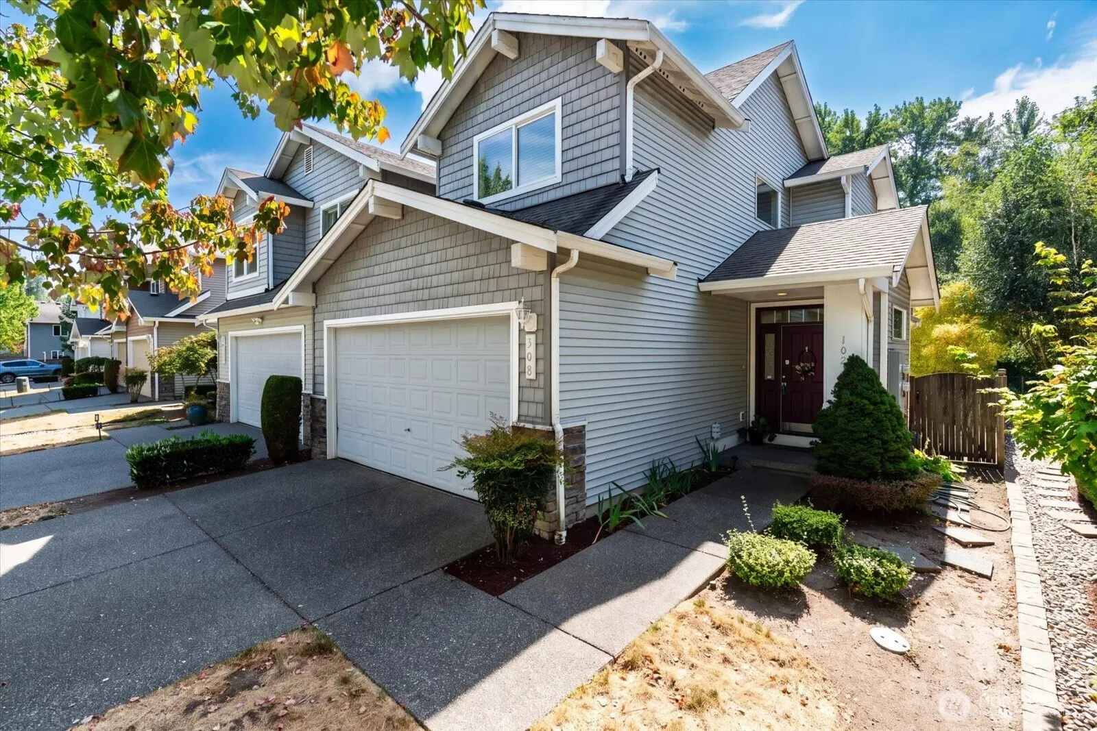 308 196th Place SW #102, Lynnwood, WA 98036