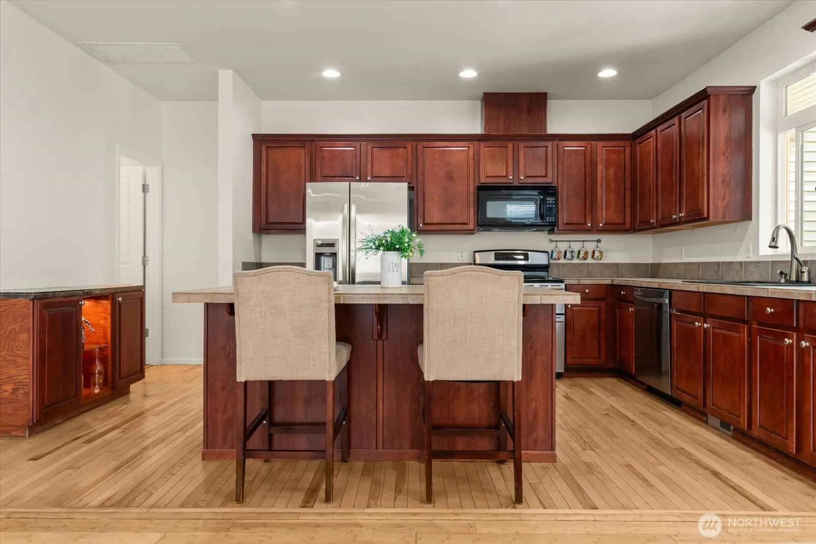 308 196th Place SW #102, Lynnwood, WA 98036