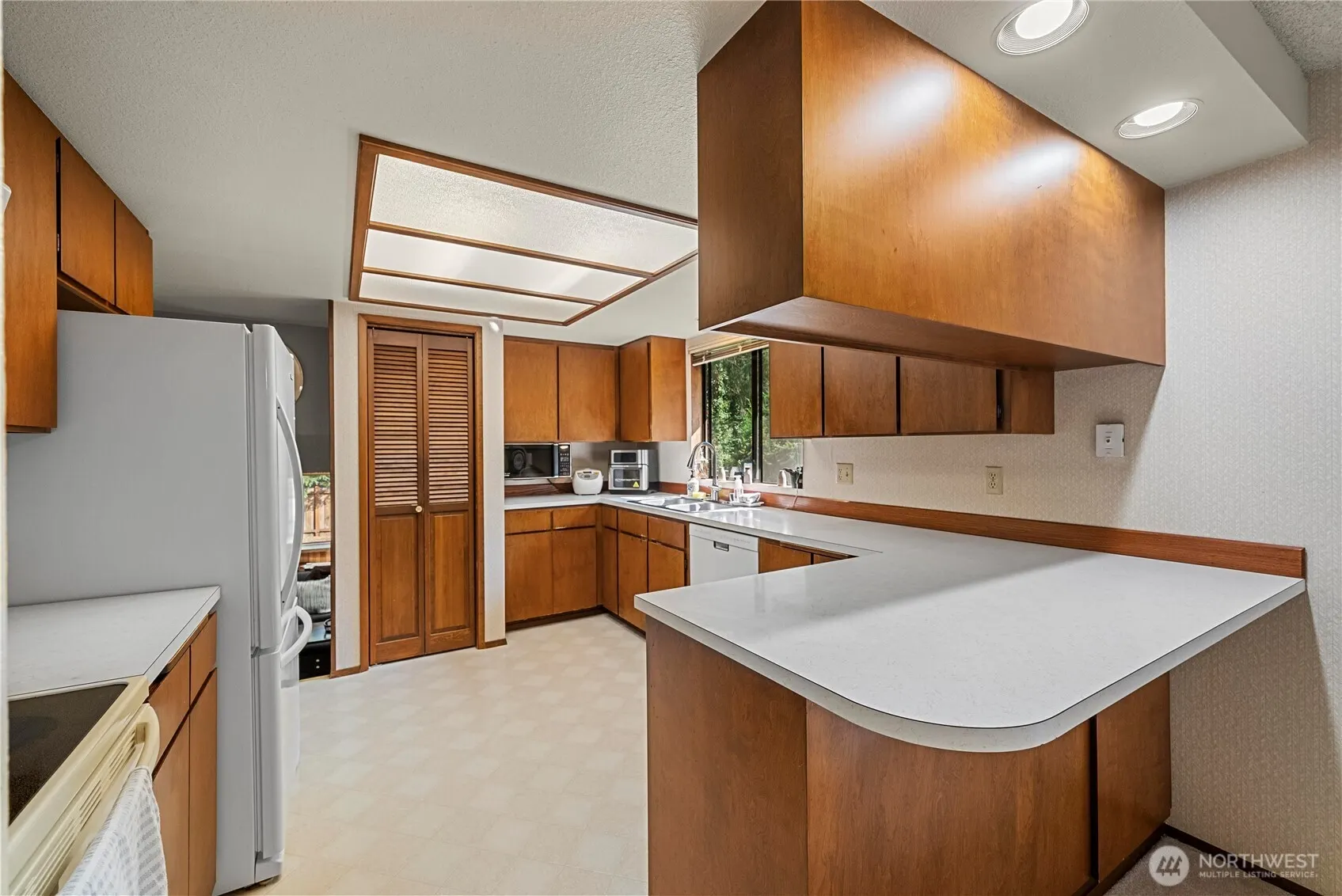 13323 SE 233rd Street , Kent, WA 98042