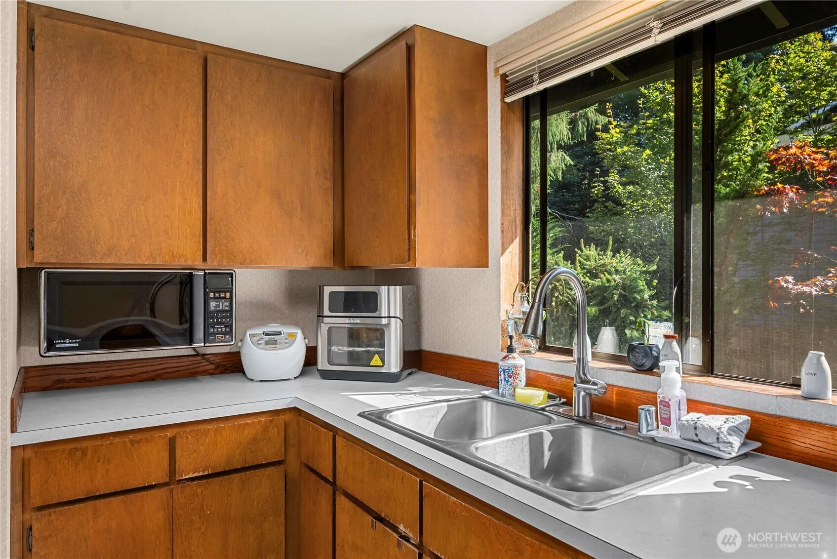13323 SE 233rd Street , Kent, WA 98042