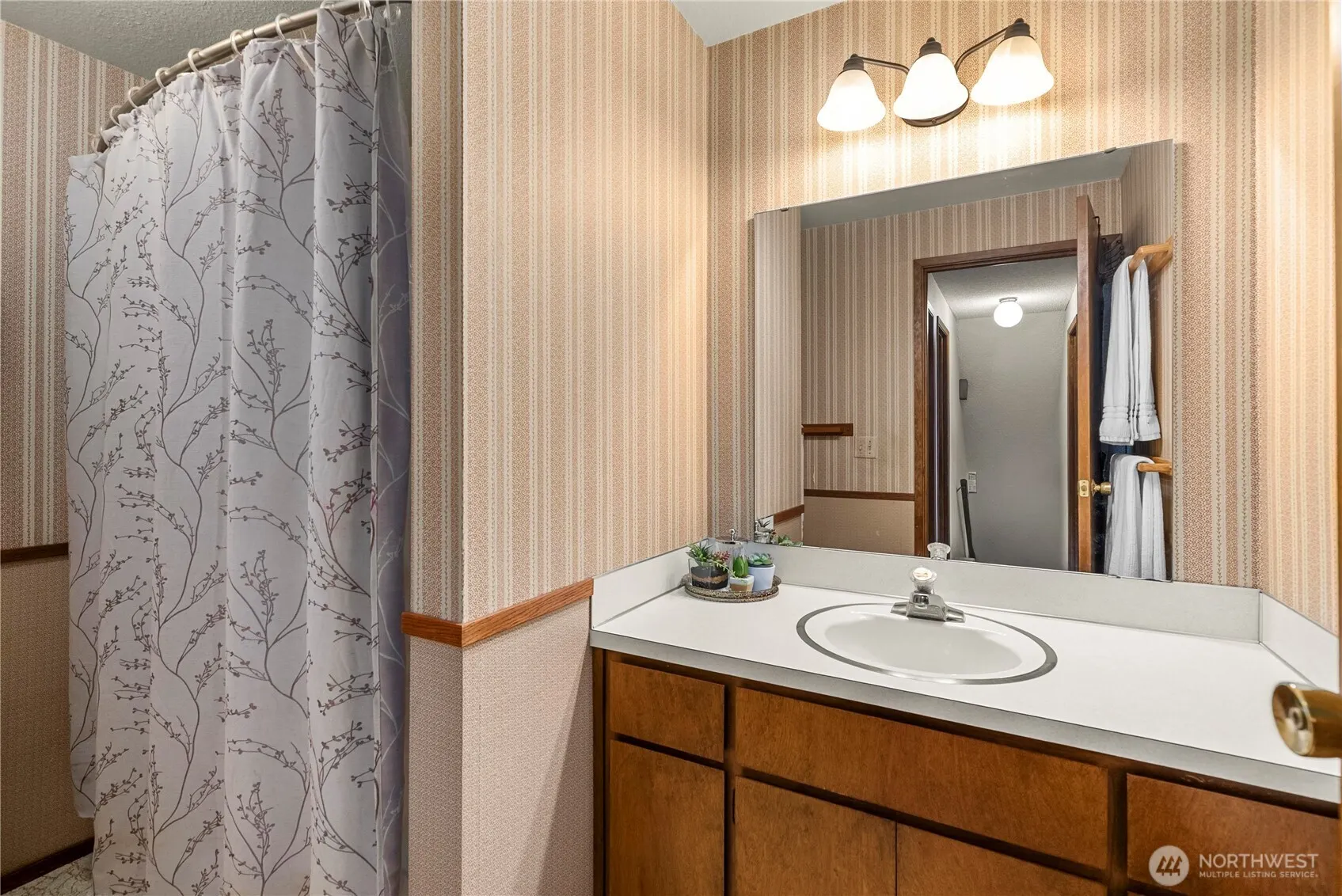 13323 SE 233rd Street , Kent, WA 98042