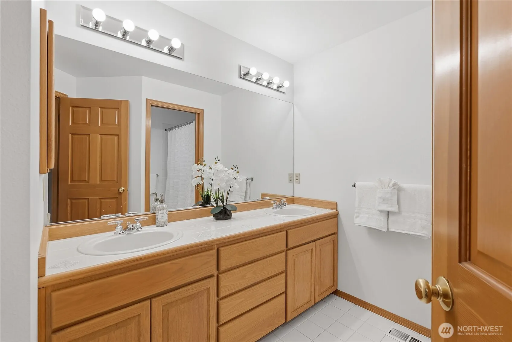 19611 NE 129th Way , Woodinville, WA 98077