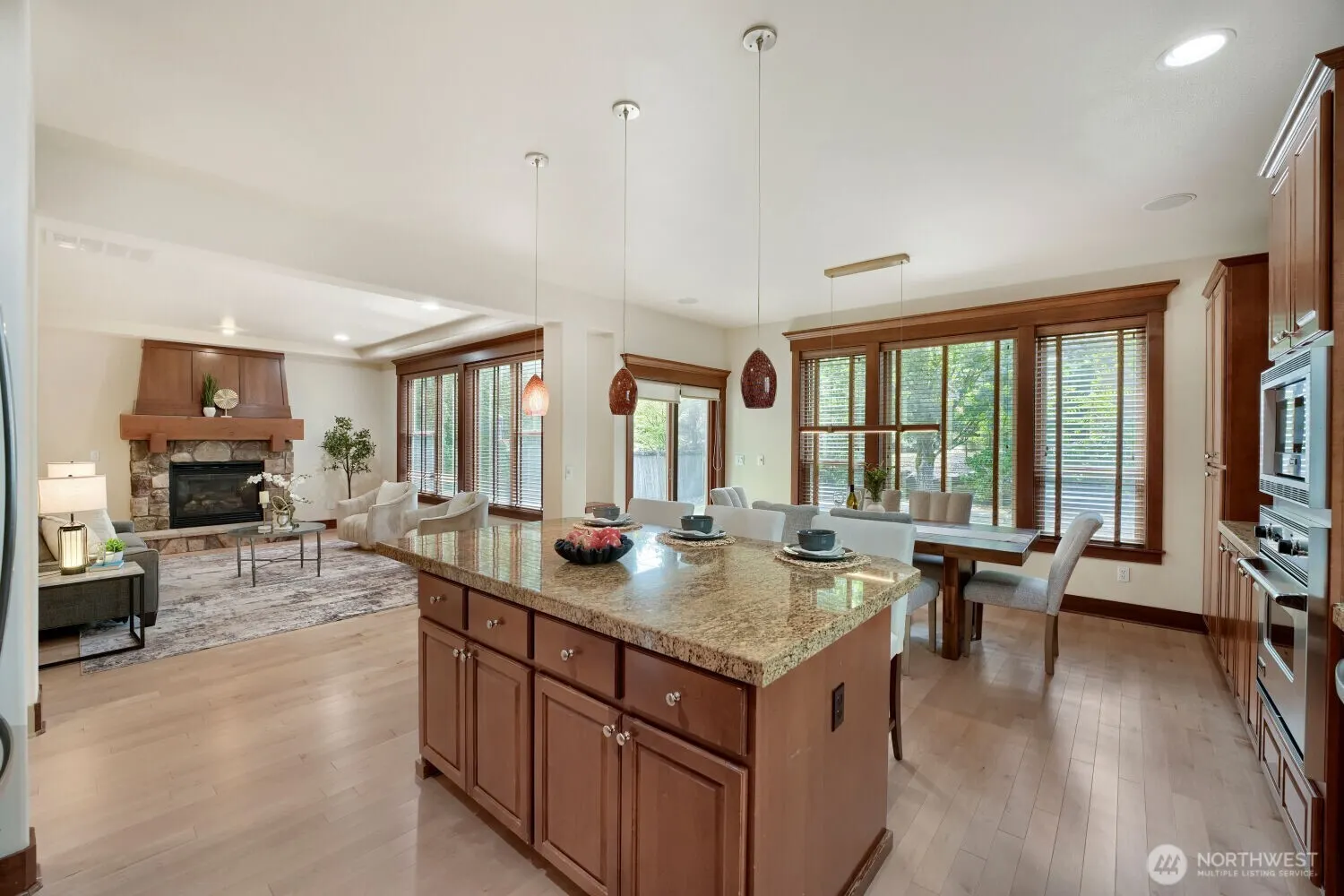 23527 NE 13th Place , Sammamish, WA 98074