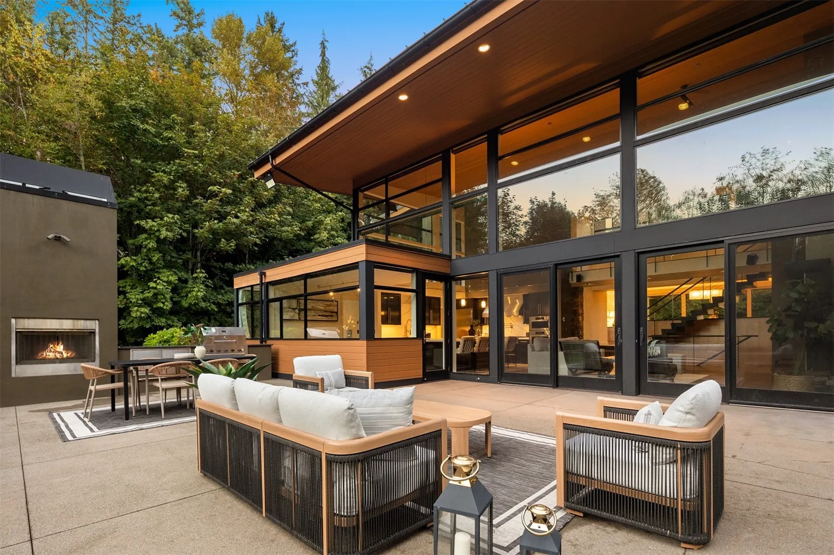 2058 250th Place NE, Sammamish, WA 98074