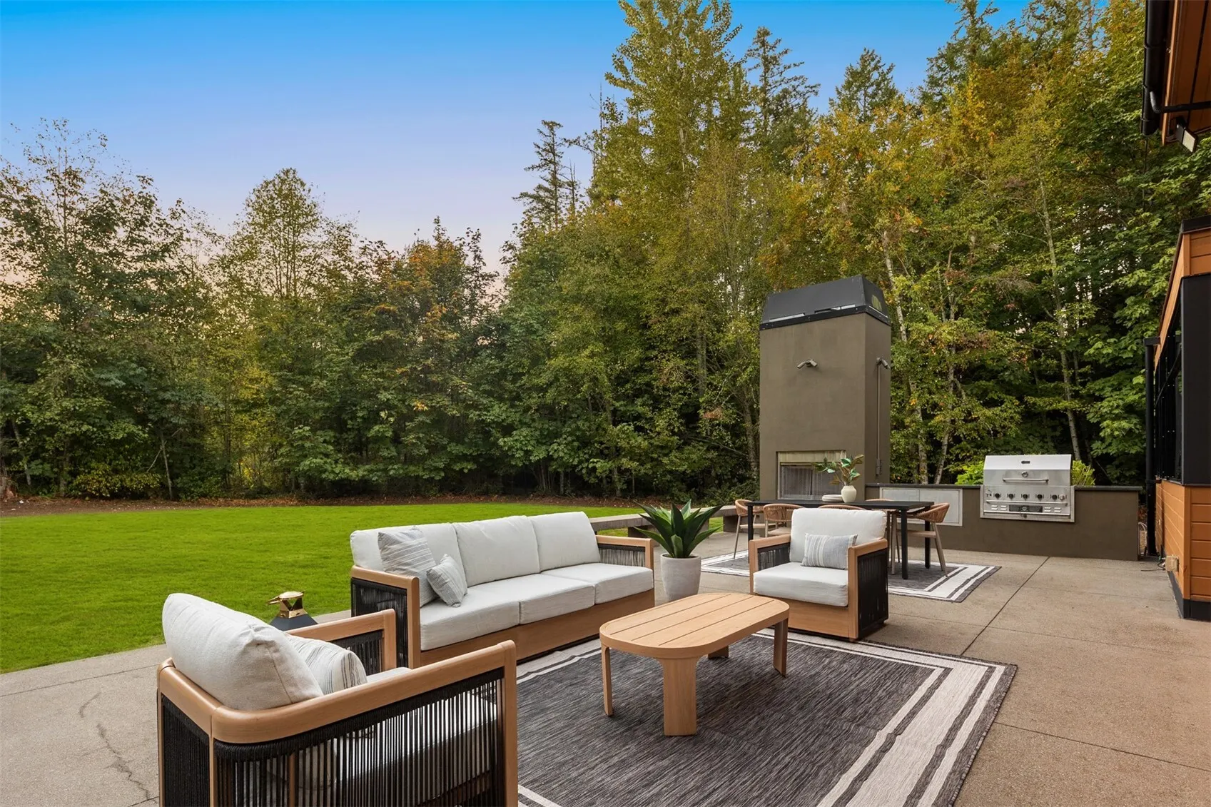 2058 250th Place NE, Sammamish, WA 98074