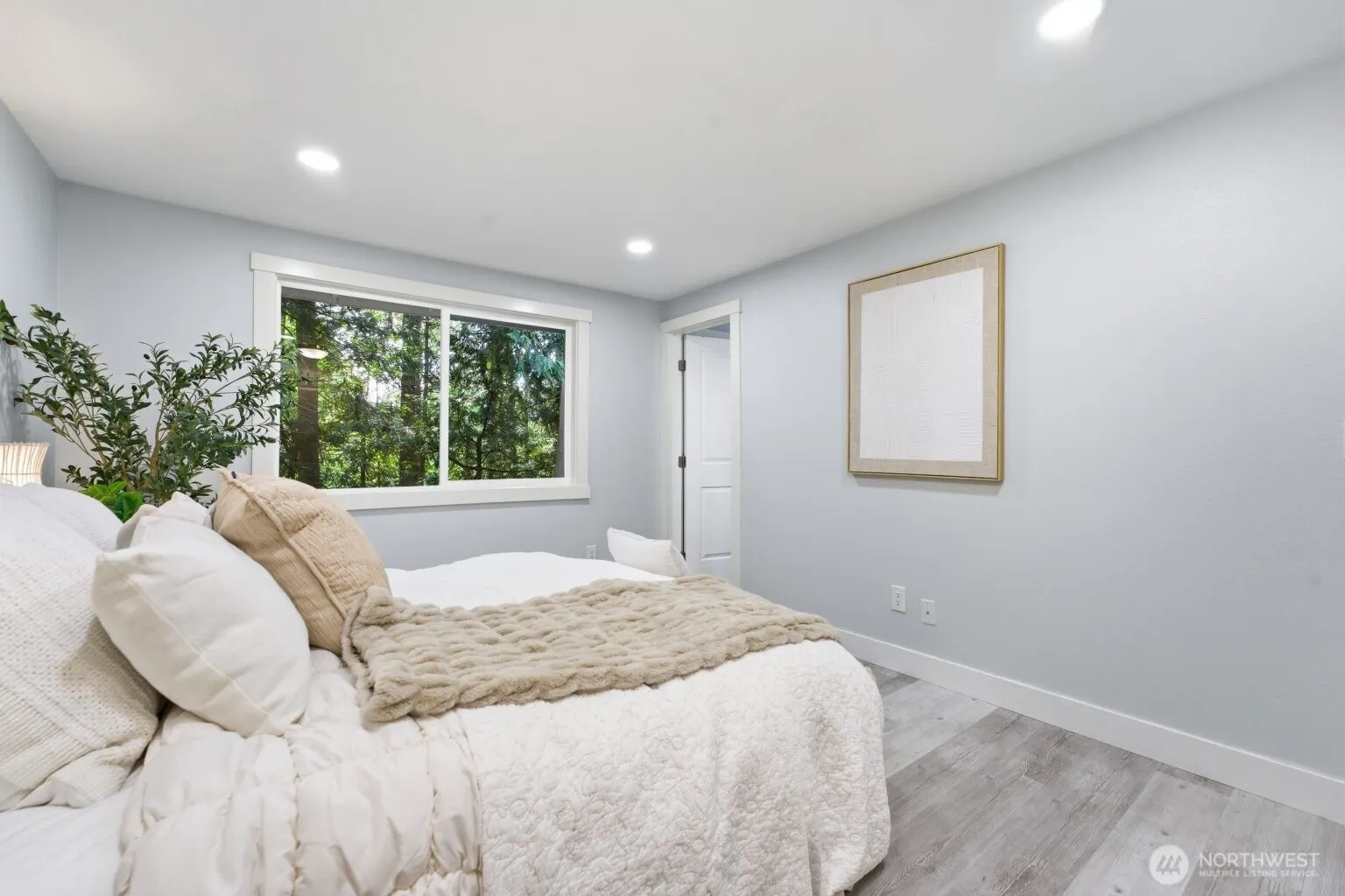 25120 SE 14th Street , Sammamish, WA 98075