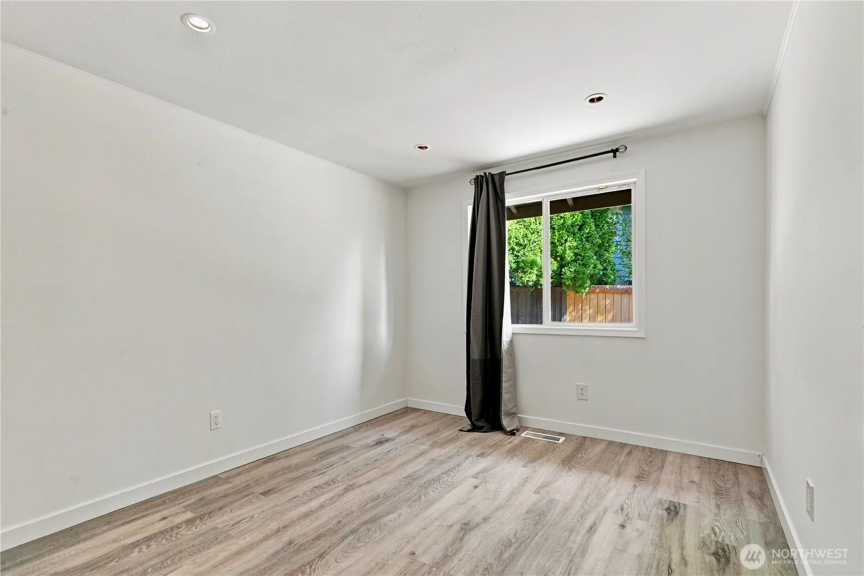 17921 NE 27th Street , Redmond, WA 98052