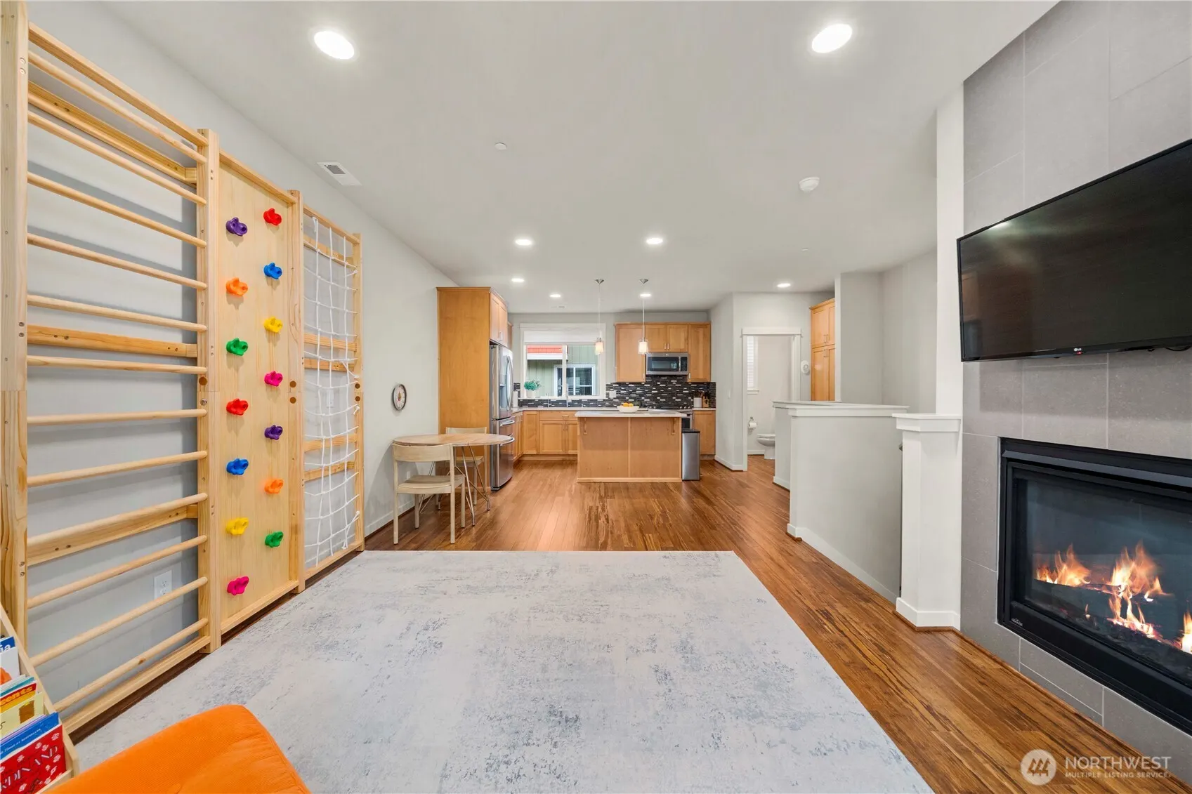 23000 NE 8th Street #E5, Sammamish, WA 98074