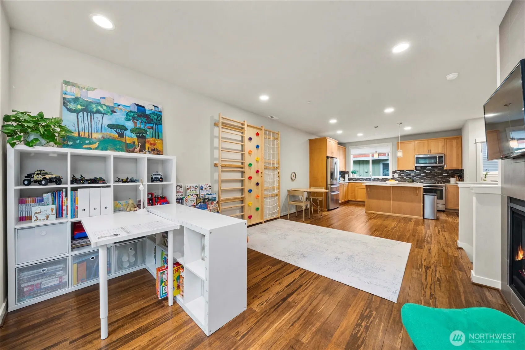 23000 NE 8th Street #E5, Sammamish, WA 98074
