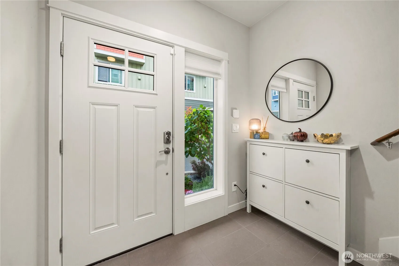 23000 NE 8th Street #E5, Sammamish, WA 98074