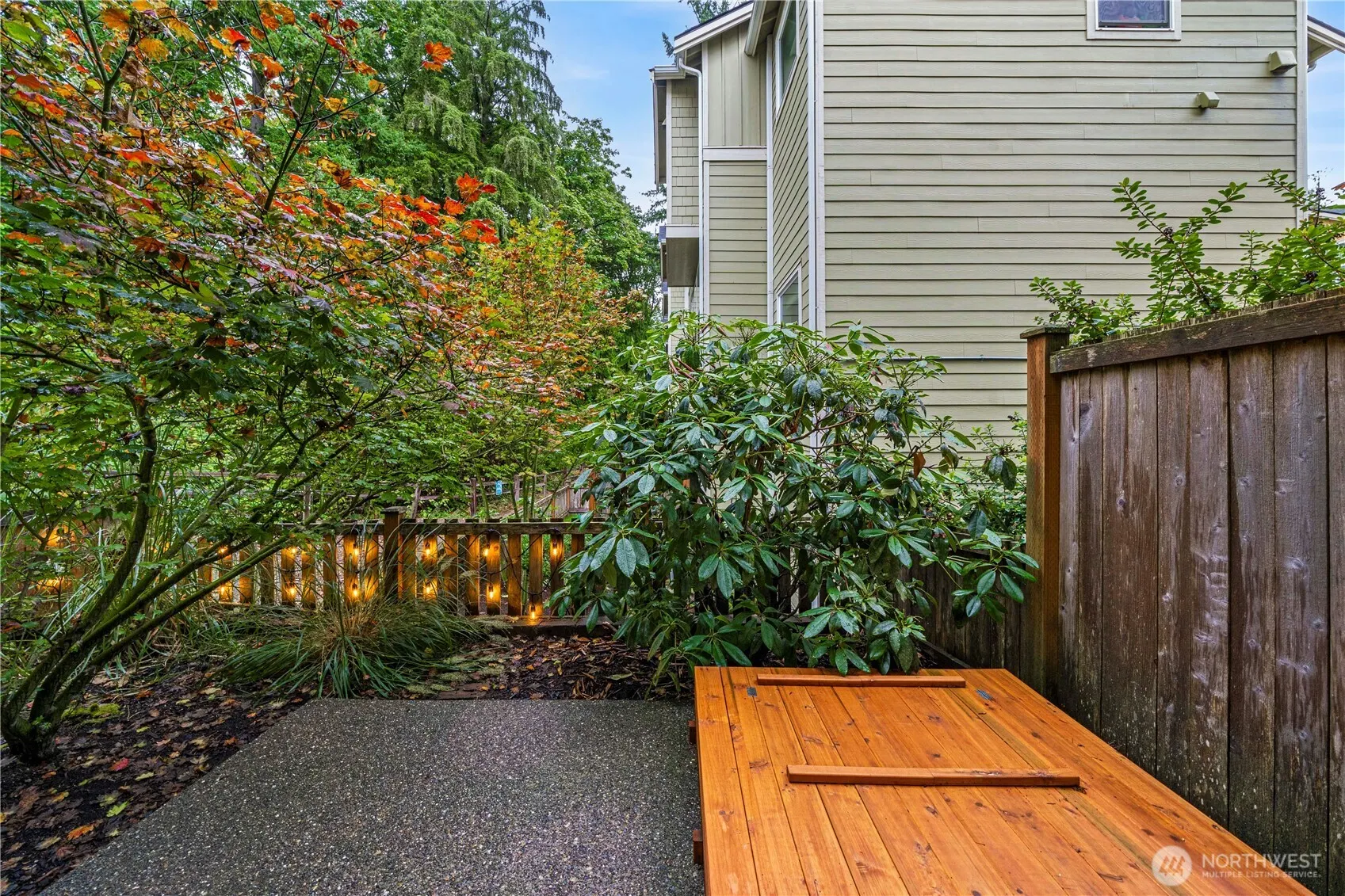 23000 NE 8th Street #E5, Sammamish, WA 98074