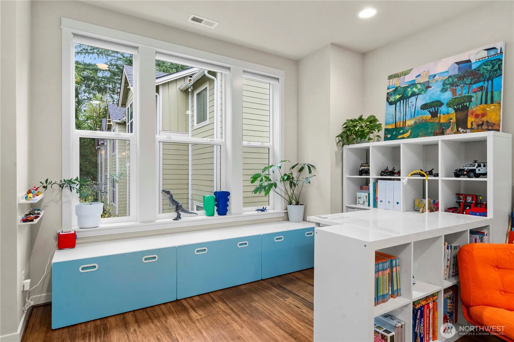 23000 NE 8th Street #E5, Sammamish, WA 98074