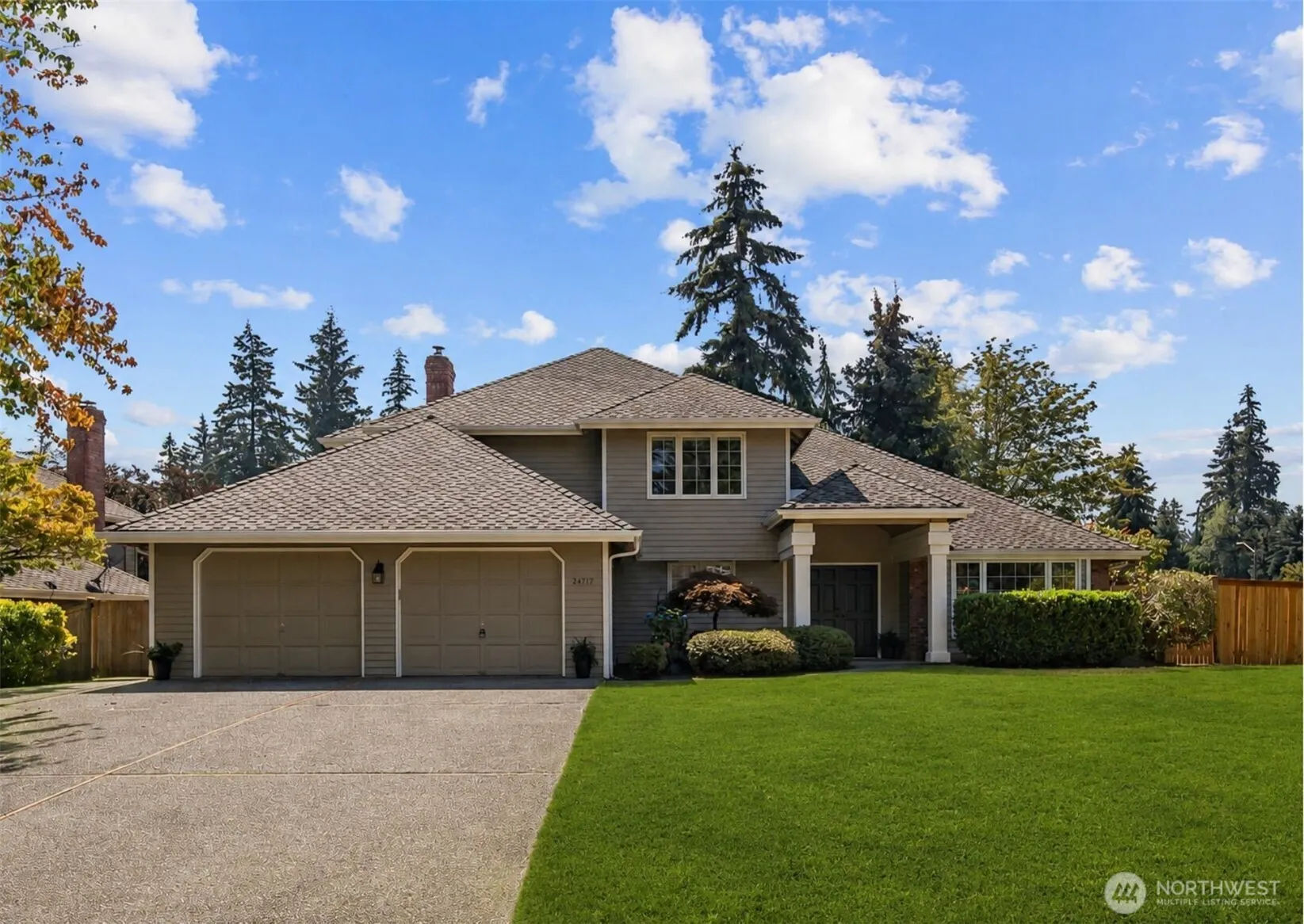 24717 SE 45th Pl , Issaquah, WA 98029