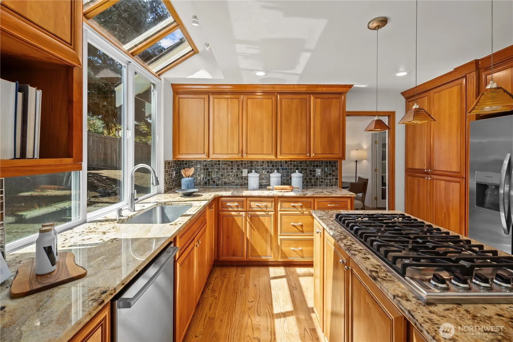 24717 SE 45th Pl , Issaquah, WA 98029