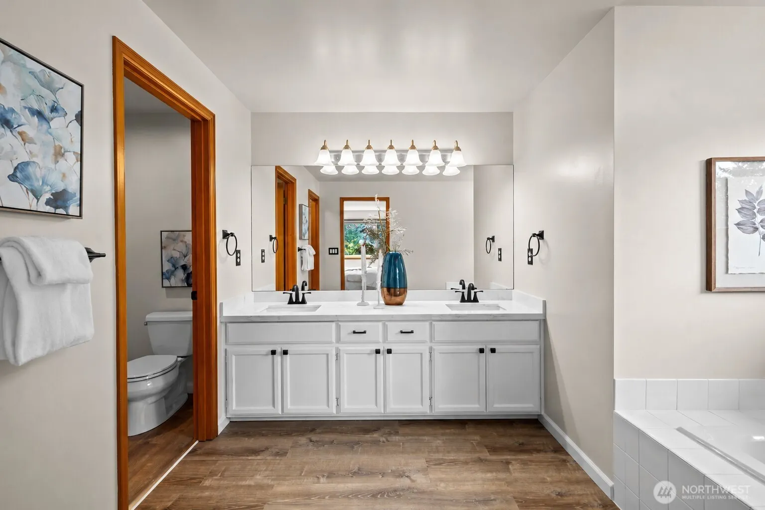 24717 SE 45th Pl , Issaquah, WA 98029