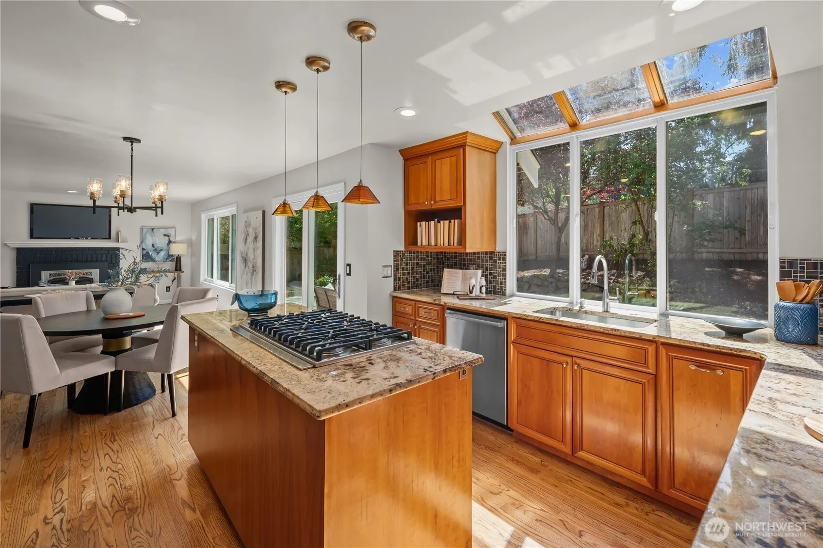 24717 SE 45th Pl , Issaquah, WA 98029