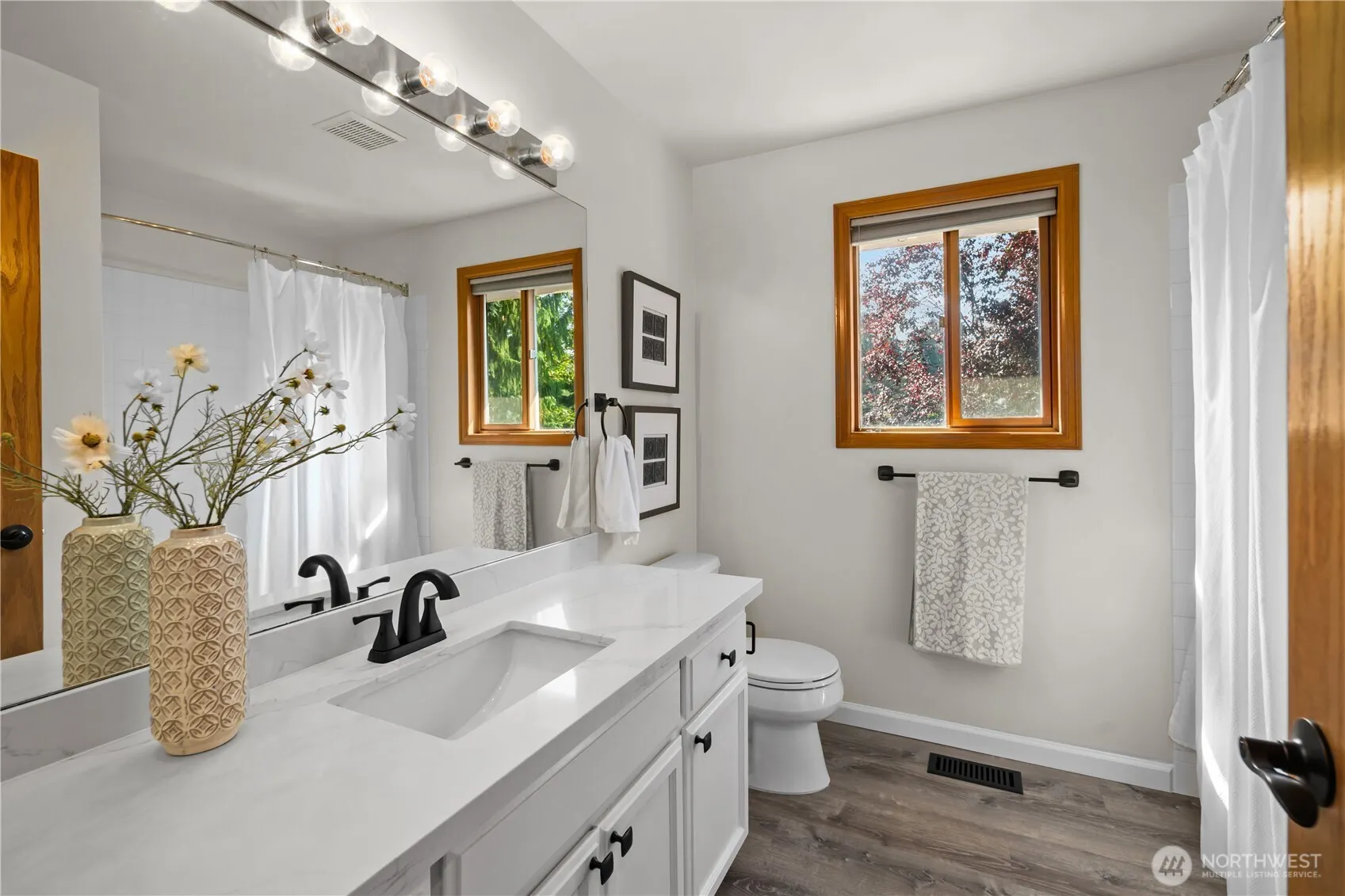 24717 SE 45th Pl , Issaquah, WA 98029