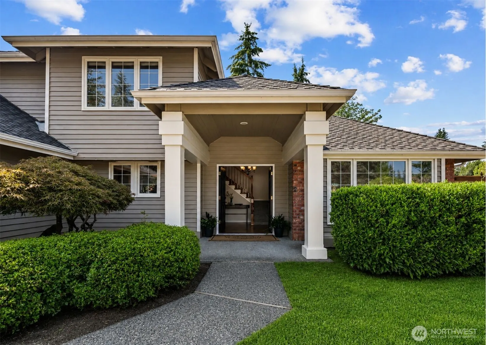 24717 SE 45th Pl , Issaquah, WA 98029