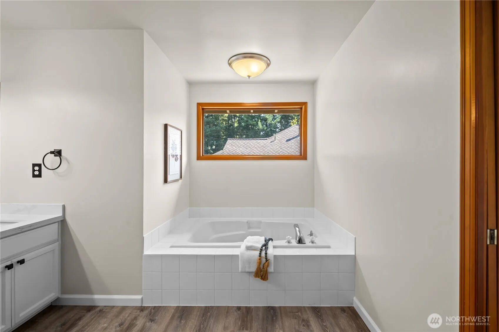 24717 SE 45th Pl , Issaquah, WA 98029