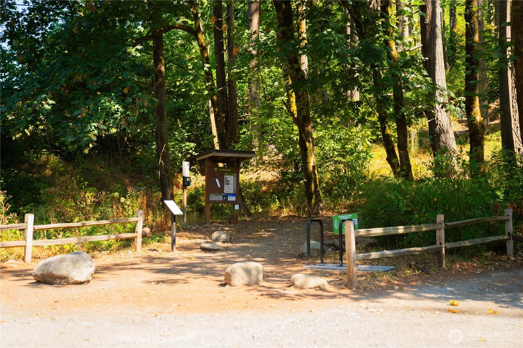 24717 SE 45th Pl , Issaquah, WA 98029