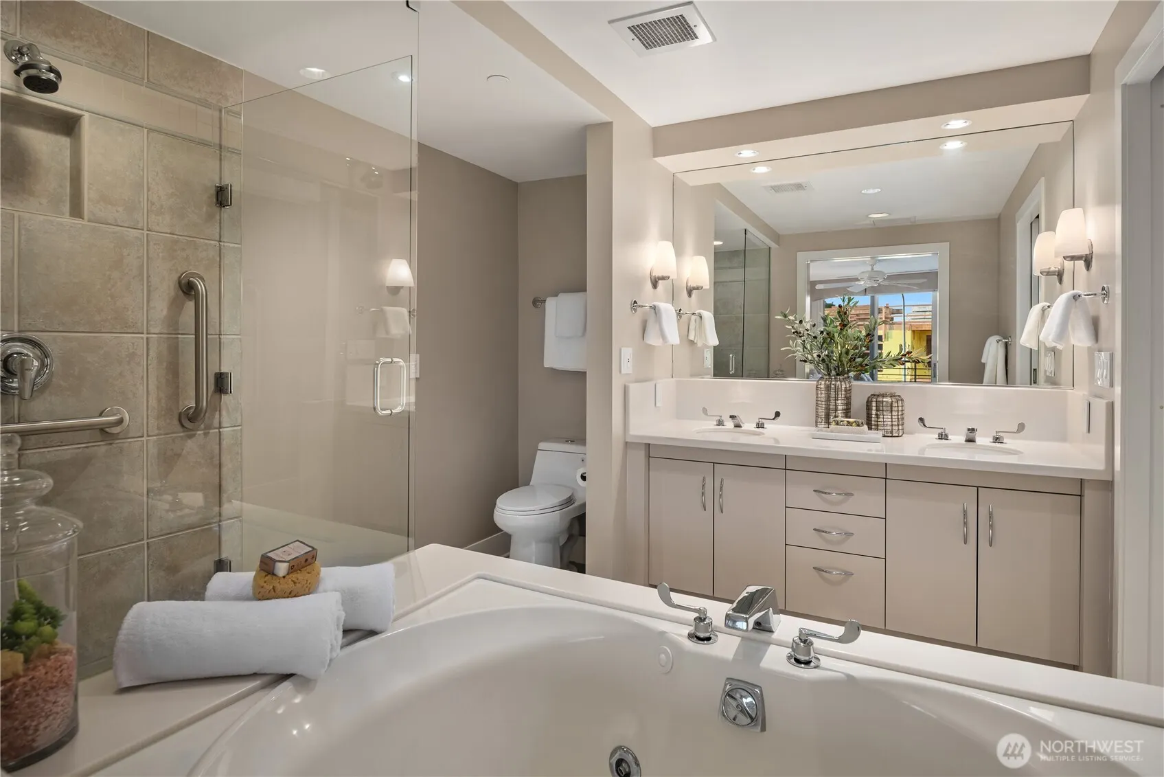 136 Central Way #304, Kirkland, WA 98033