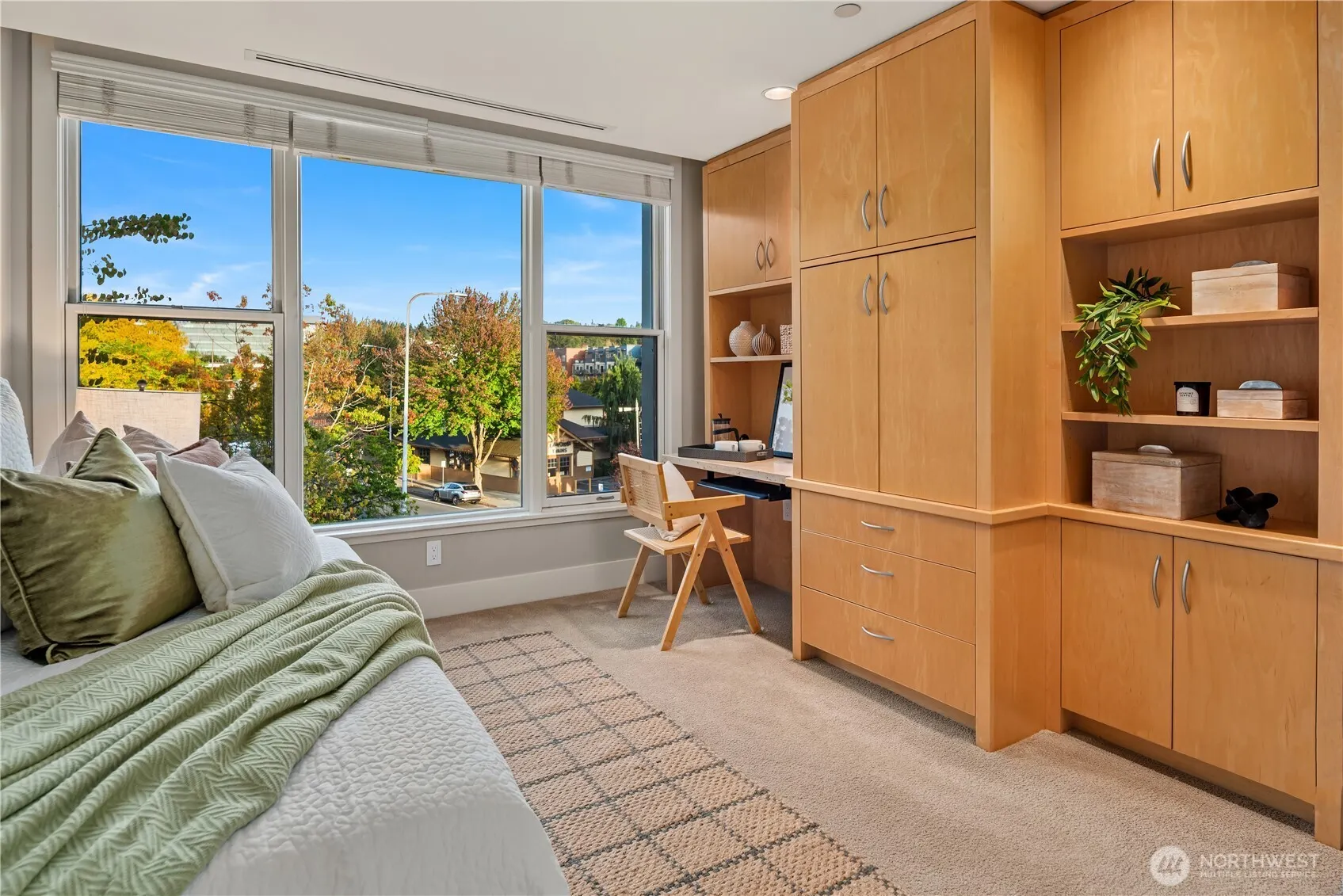 136 Central Way #304, Kirkland, WA 98033