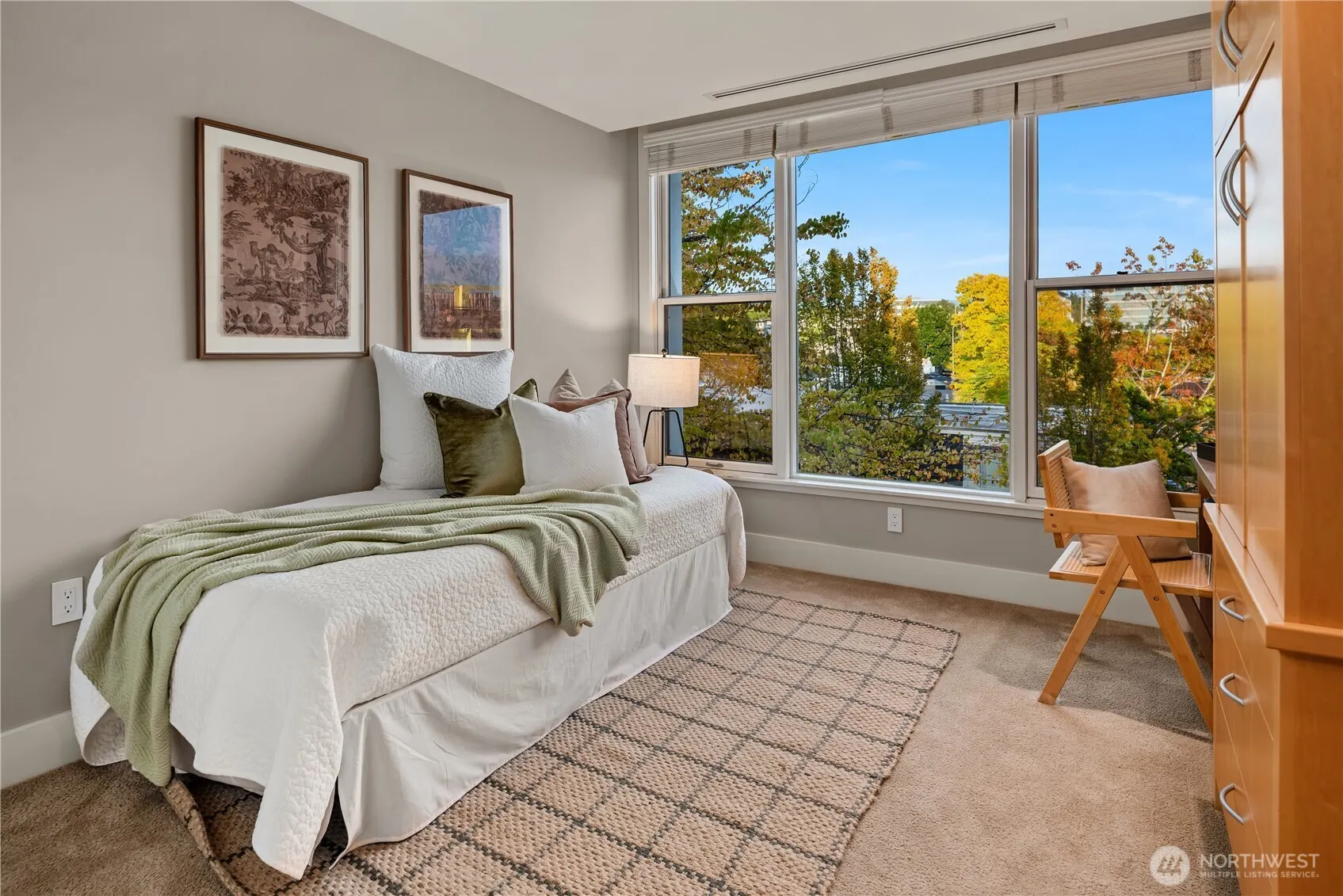 136 Central Way #304, Kirkland, WA 98033