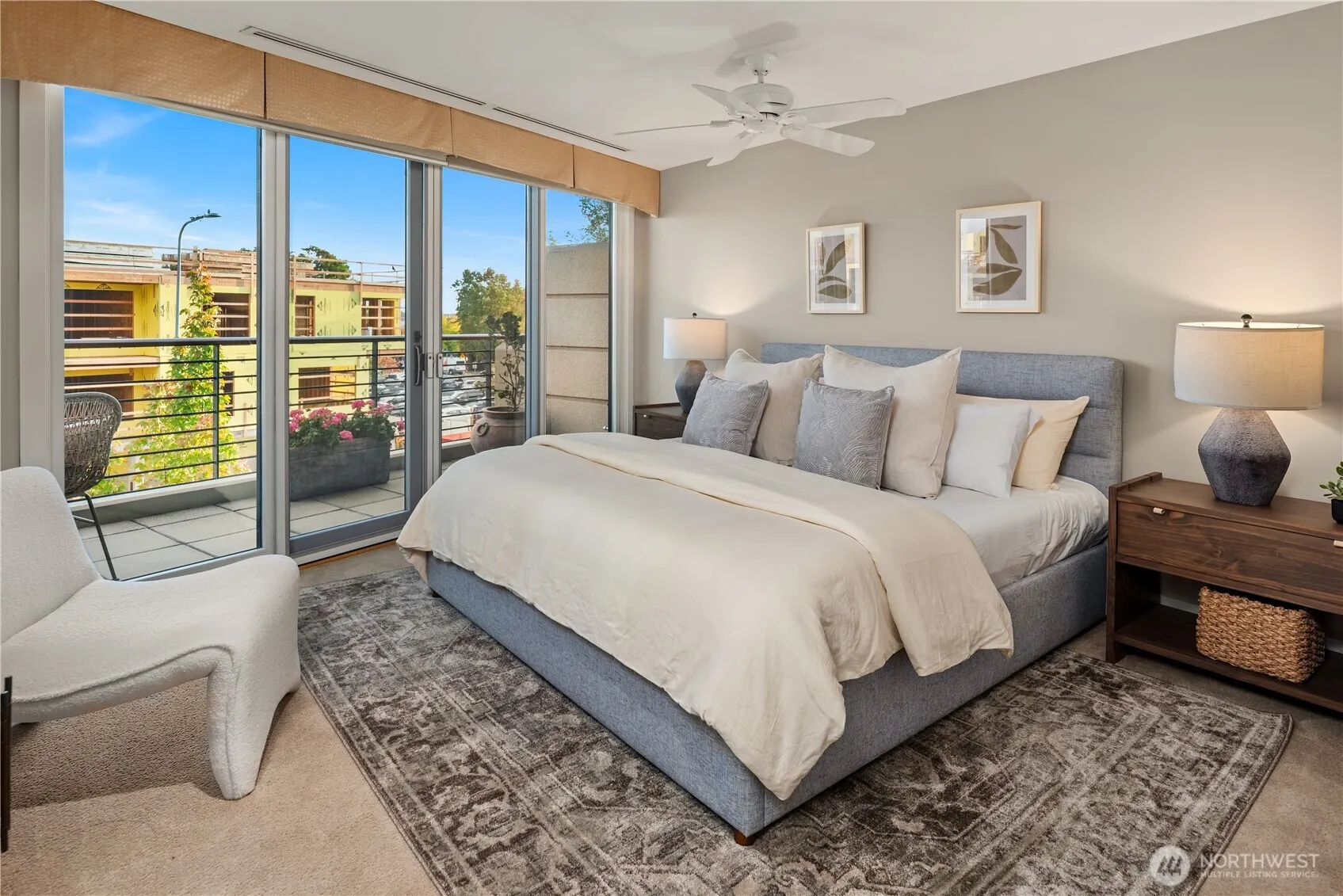 136 Central Way #304, Kirkland, WA 98033
