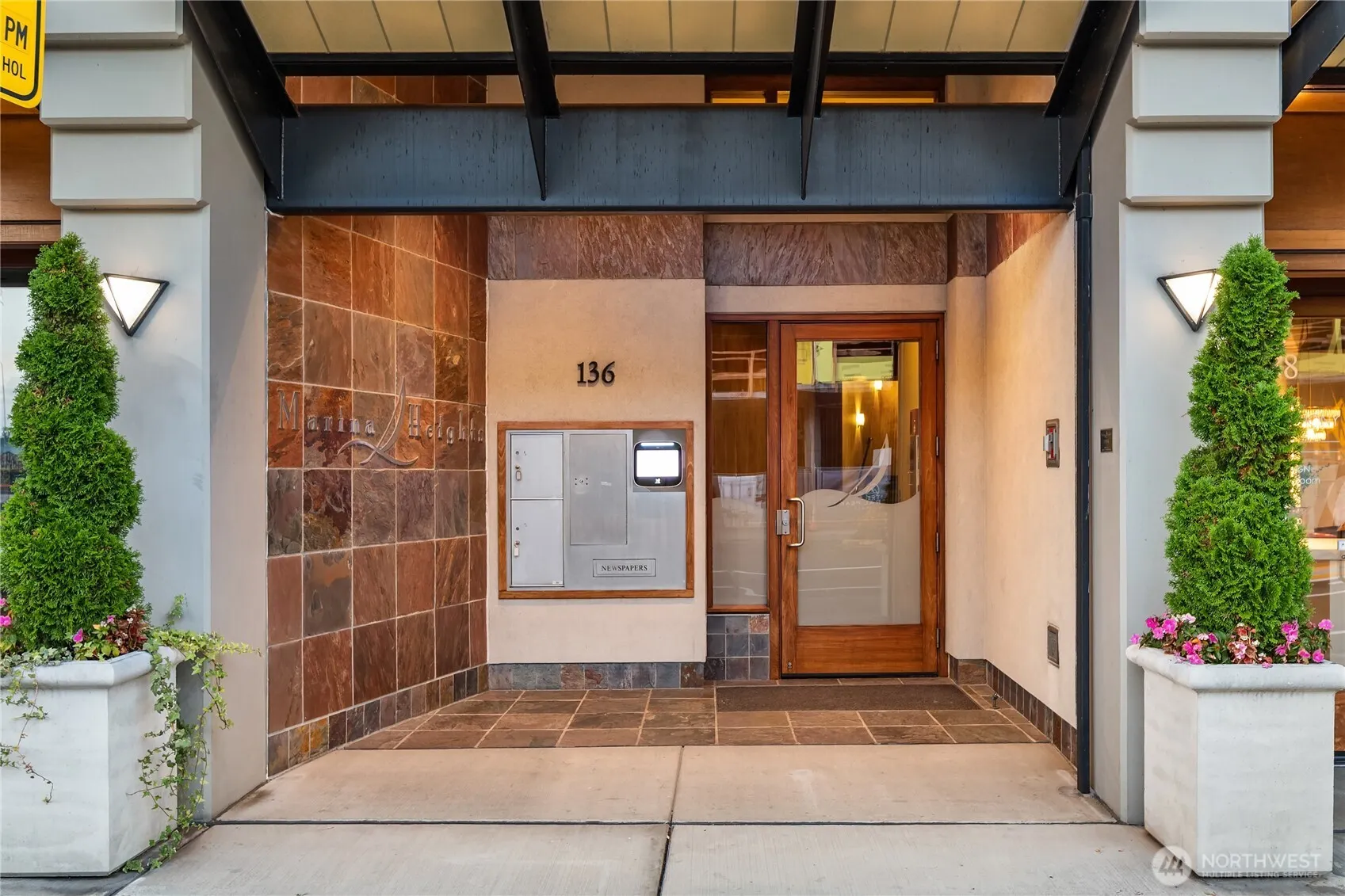 136 Central Way #304, Kirkland, WA 98033