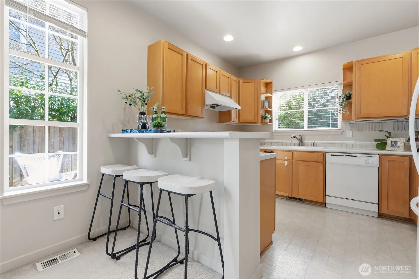 15743 NE 95th Way , Redmond, WA 98052
