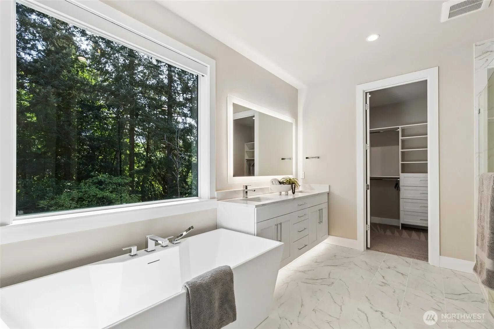 14470 133rd Place NE #3, Woodinville, WA 98072