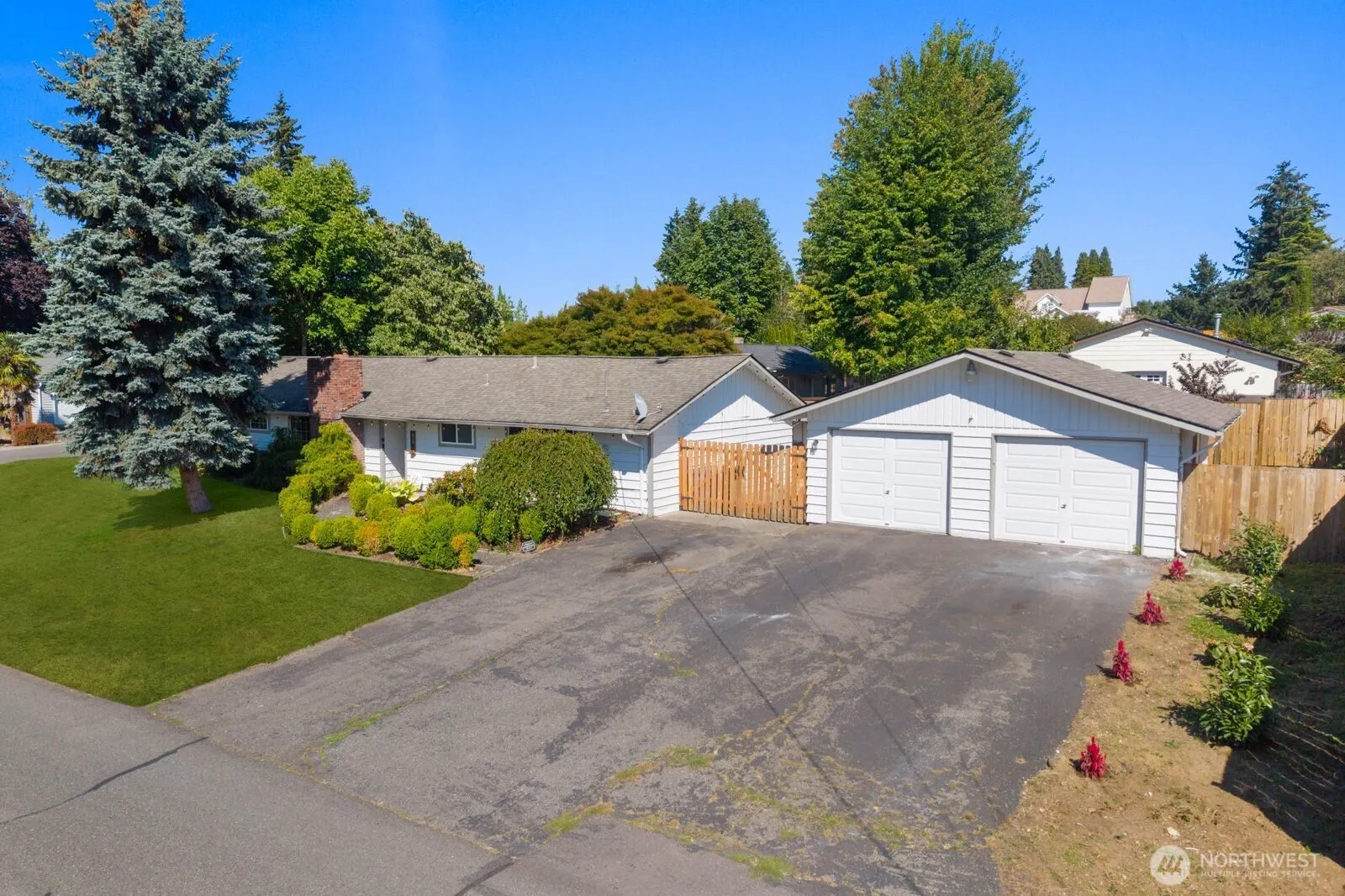606 Crest Avenue , Kent, WA 98030