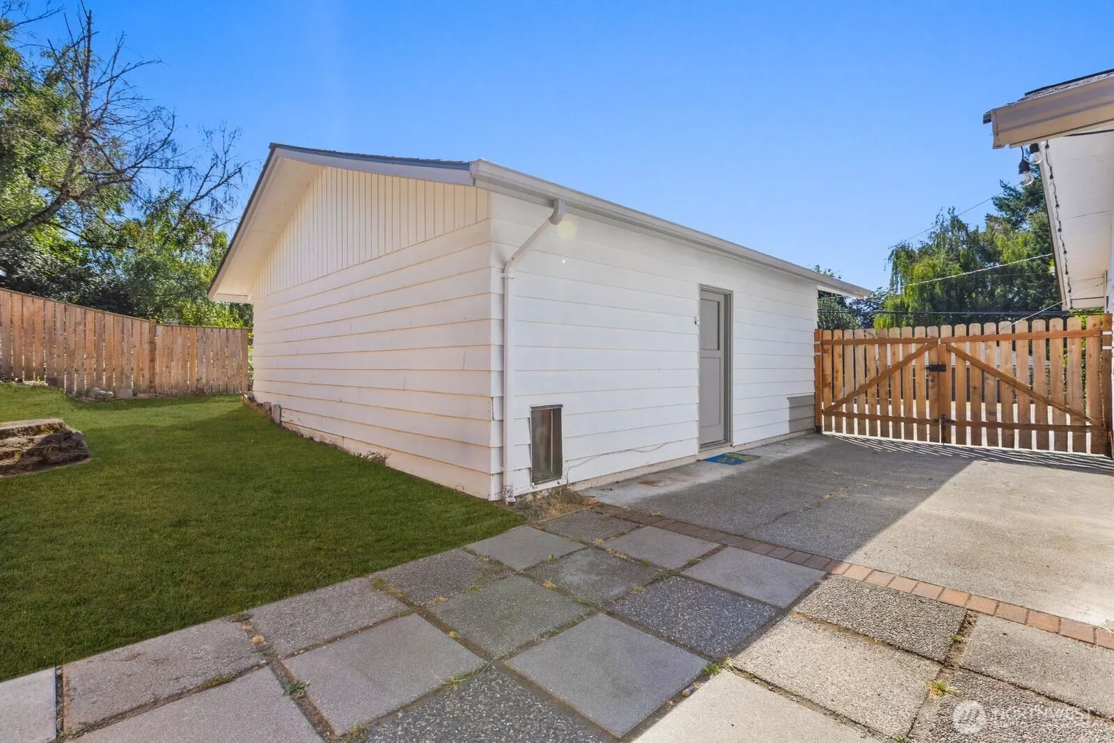 606 Crest Avenue , Kent, WA 98030