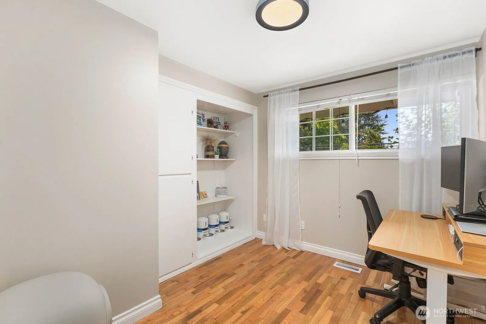 606 Crest Avenue , Kent, WA 98030