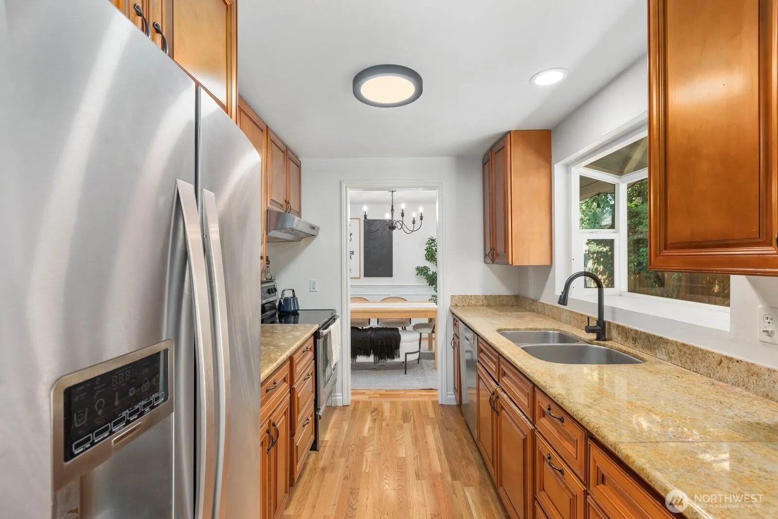 606 Crest Avenue , Kent, WA 98030