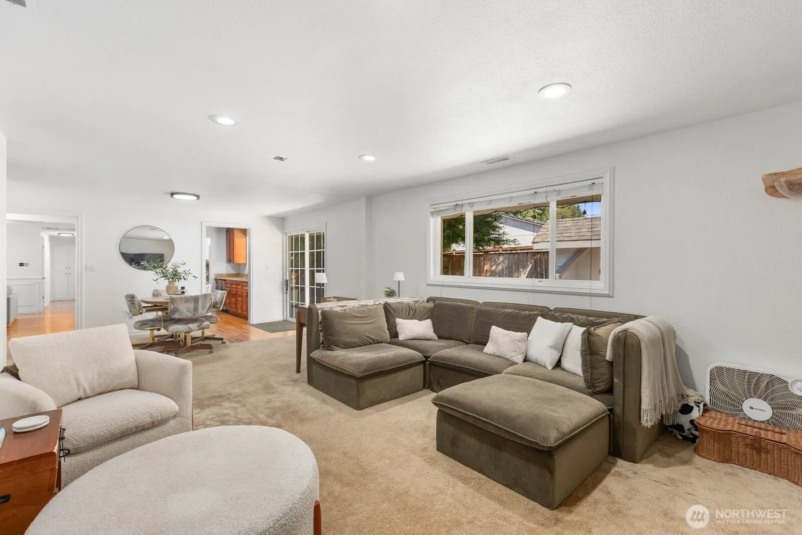 606 Crest Avenue , Kent, WA 98030