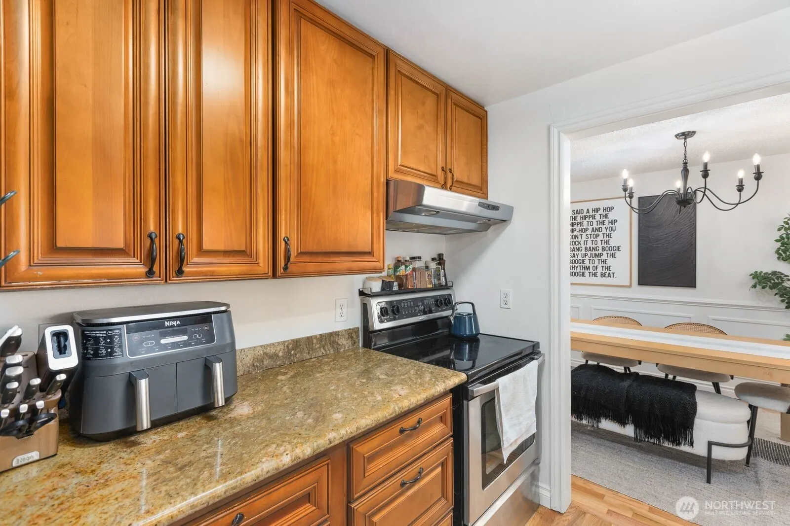 606 Crest Avenue , Kent, WA 98030