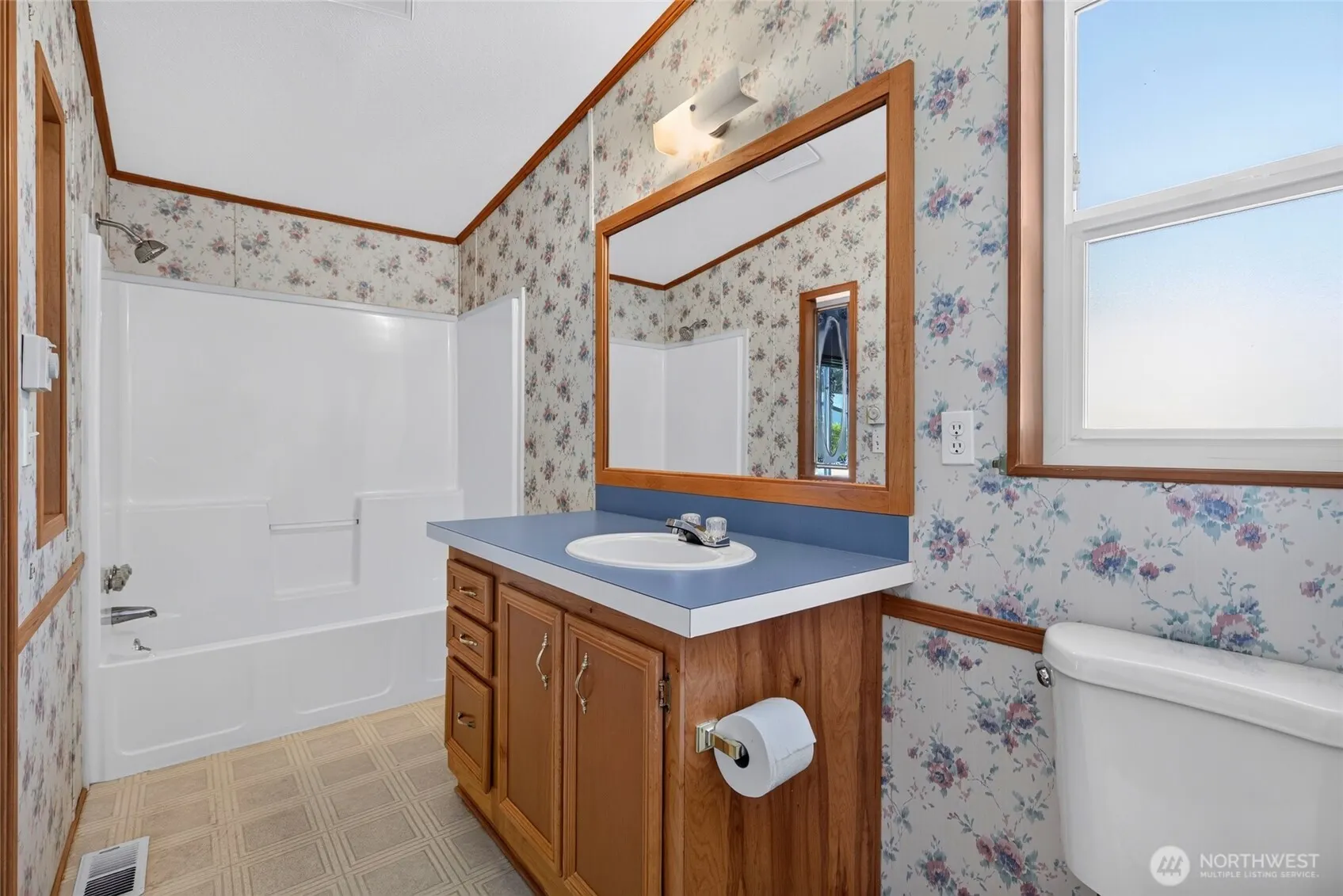23825 15th Avenue SE #302, Bothell, WA 98021