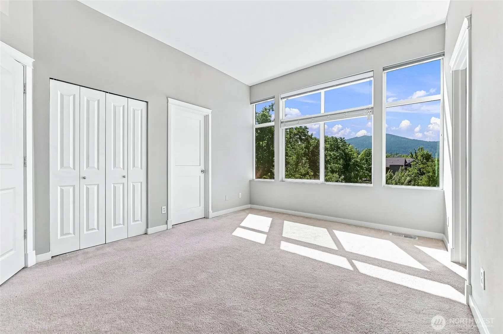 1771 25th Avenue NE, Issaquah, WA 98029