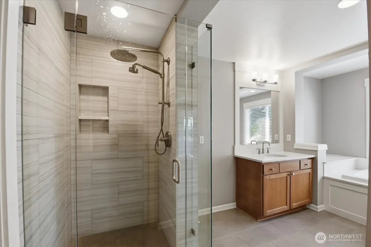 17211 NE 117th Way , Redmond, WA 98052