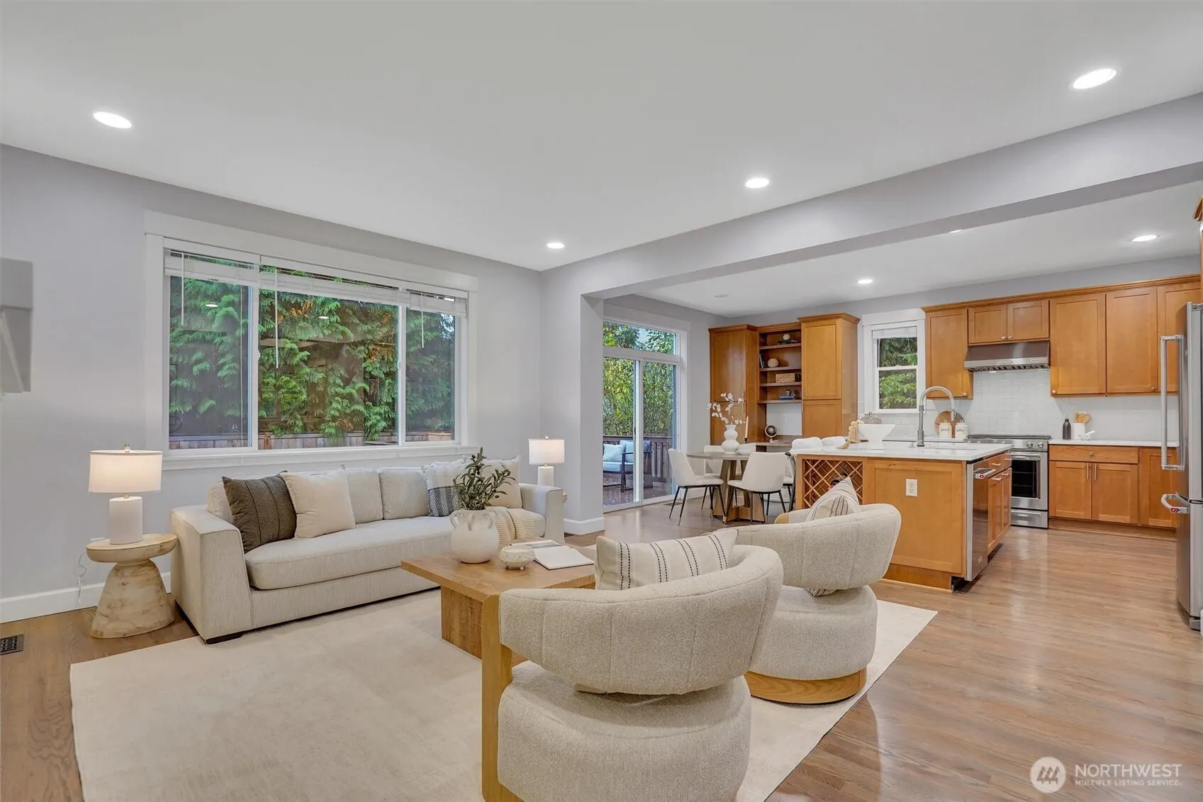 17211 NE 117th Way , Redmond, WA 98052