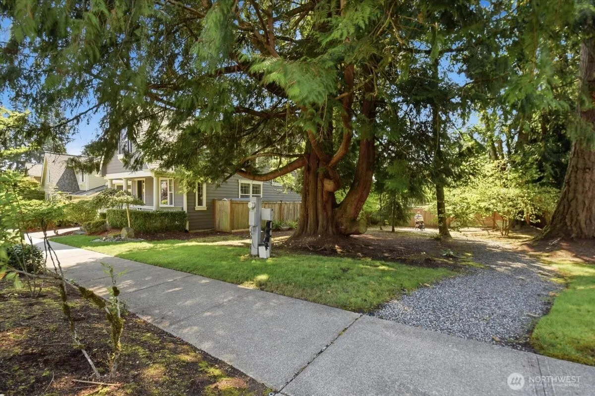 17211 NE 117th Way , Redmond, WA 98052